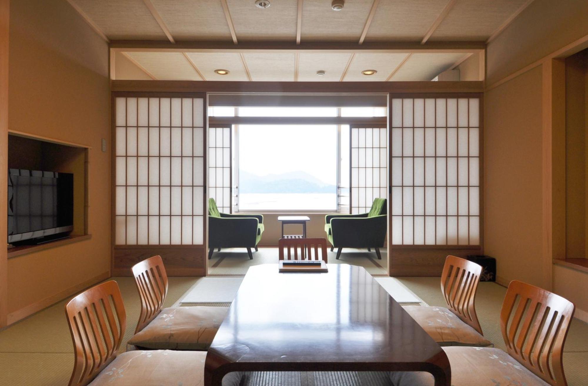 Miyahama Grand Hotel Hatsukaichi Exterior foto